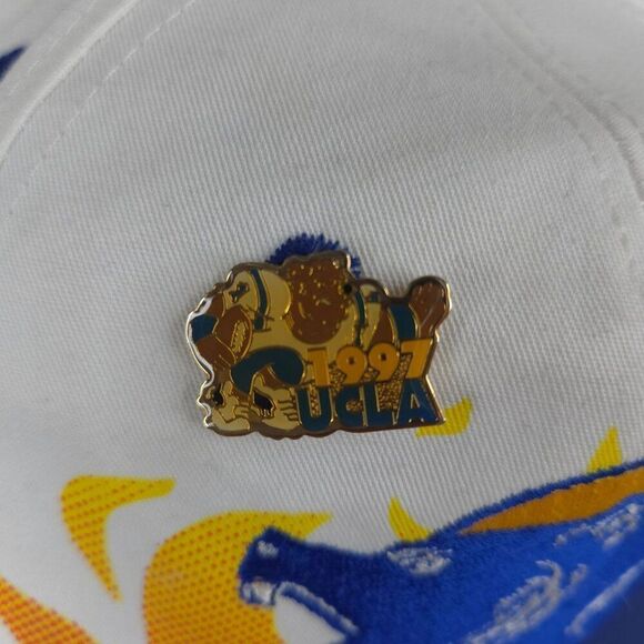 Vintage 90s UCLA Bruins Bears On Fire Snapback Cap Hat NCAA Flames - Picture 6 of 9